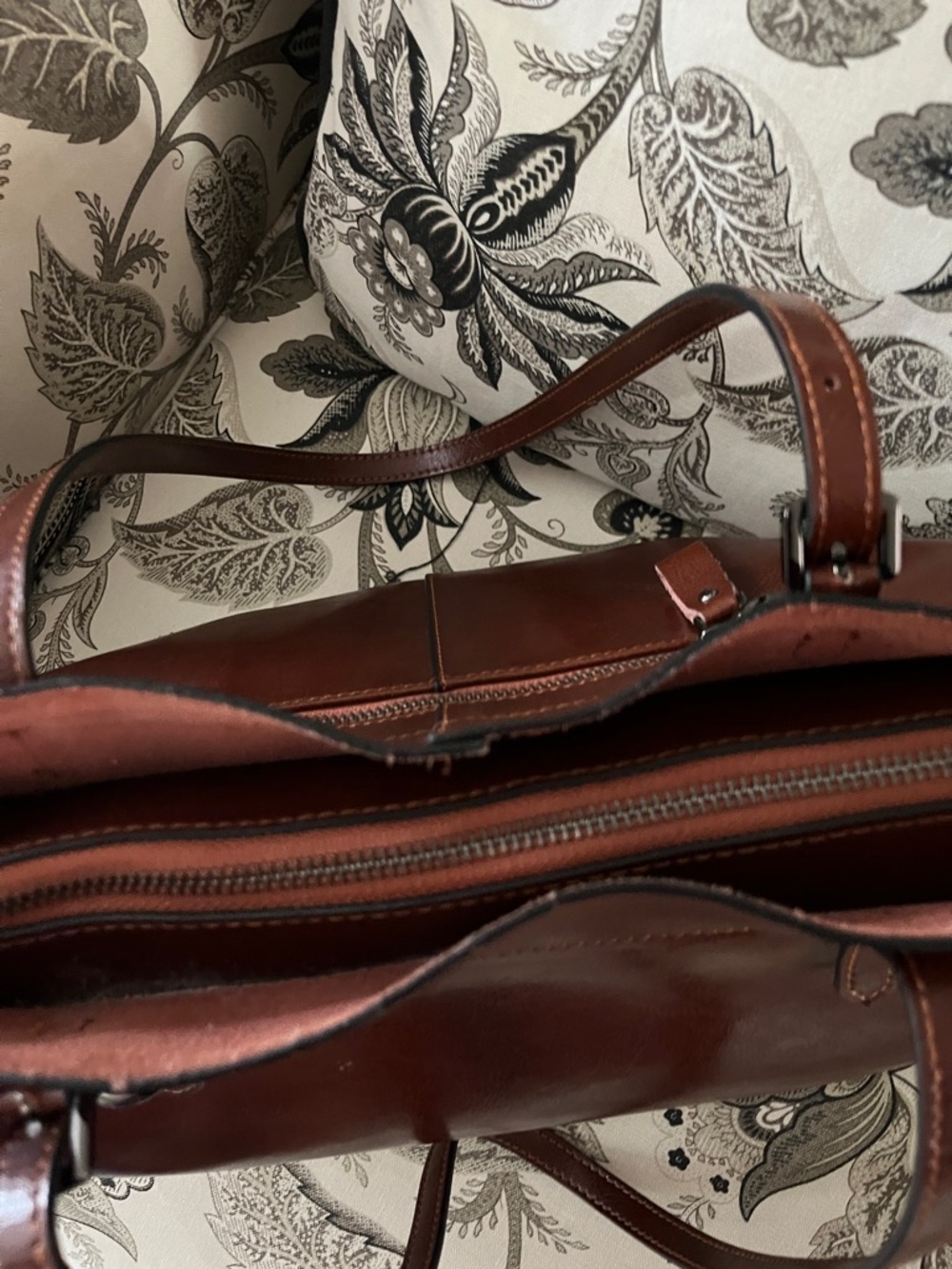 Kattee- vintage Deep Brown Leather Tote - Picture 8 of 12